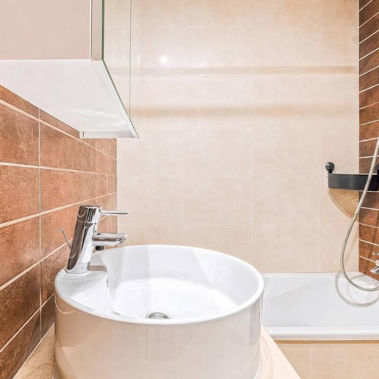 Vr1B - Golfside Escape Near Estepona - Apartamento de 3 dormitorios con piscina privada - 24