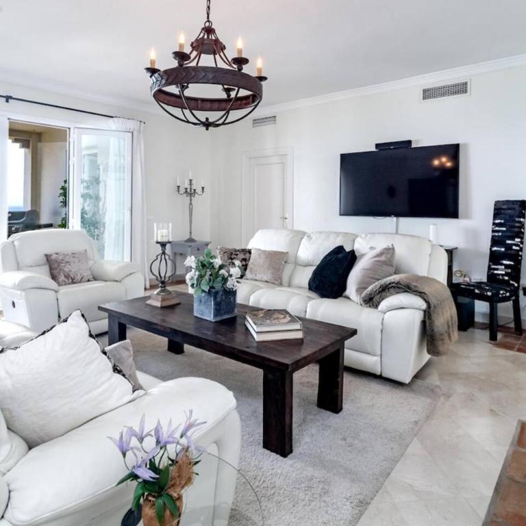 LAP- 3 bed apartment on the beach. Families only - Apartamento de 3 dormitorios con balcón - 2