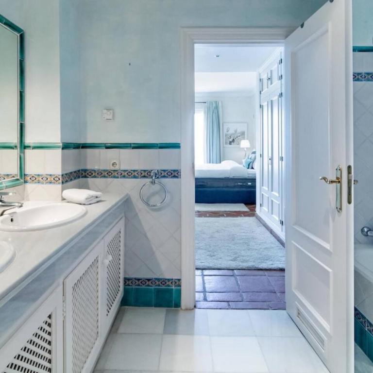 LAP- 3 bed apartment on the beach. Families only - Apartamento de 3 dormitorios con balcón - 35