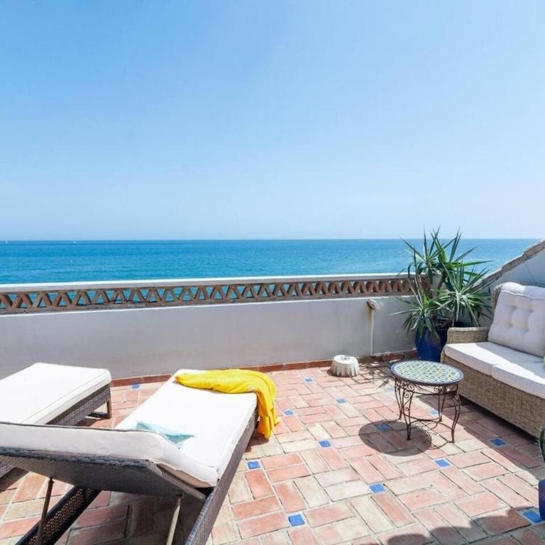 LAP- 3 bed apartment on the beach. Families only - Apartamento de 3 dormitorios con balcón - 40