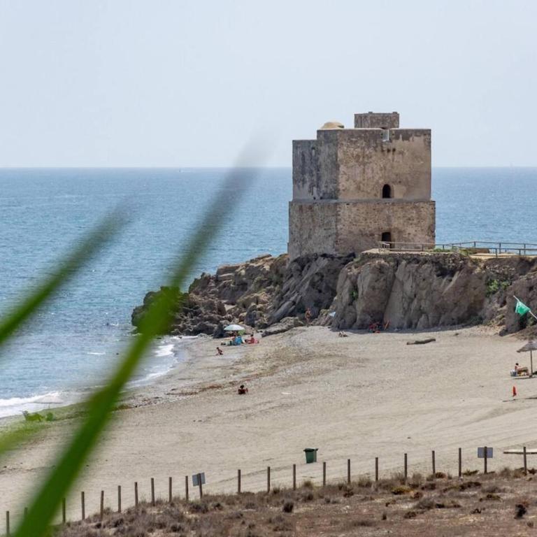 LAP- 3 bed apartment on the beach. Families only - Apartamento de 3 dormitorios con balcón - 45