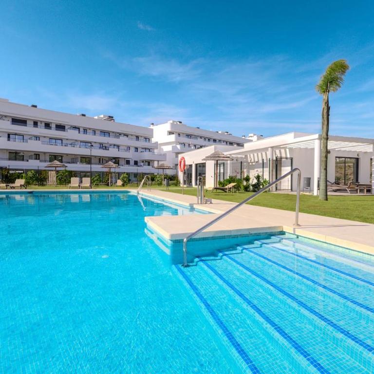 Ae22B - New Build W Pool, Gym & Sunny Balcony - Appartement 1 Chambre avec Balcon - 1
