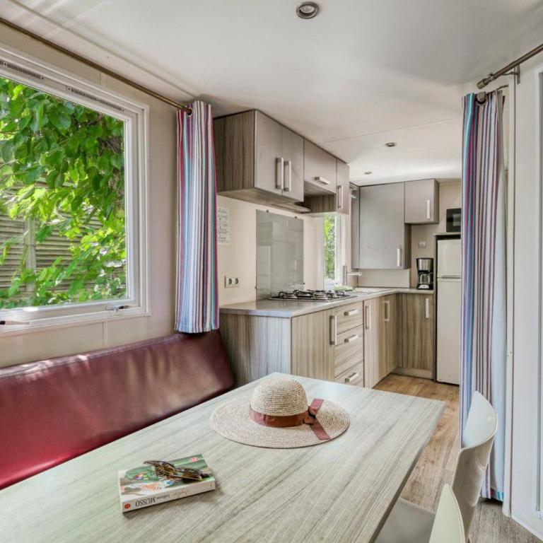 Mobil home avec Terrasse à Bormes-les-Mimosas - API-1-52-485 - Mobile Home - 21
