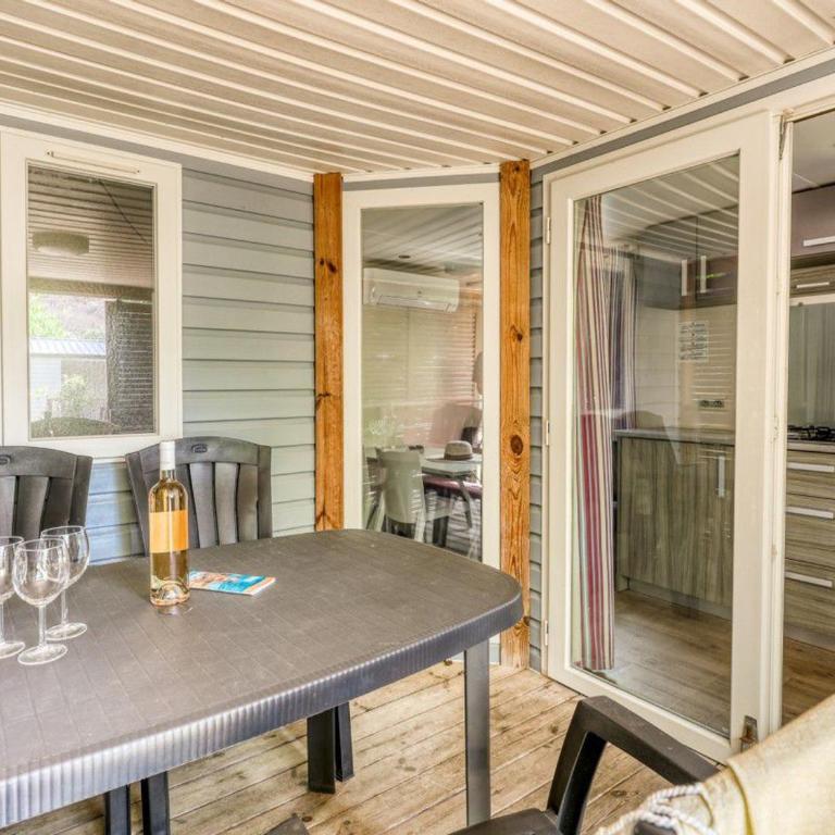 Mobil home avec Terrasse à Bormes-les-Mimosas - API-1-52-485 - Mobile Home - 22