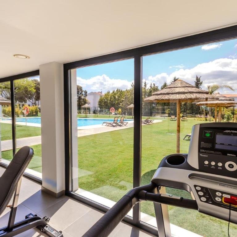 Ae22B - New Build W Pool, Gym & Sunny Balcony - Appartement 1 Chambre avec Balcon - 22
