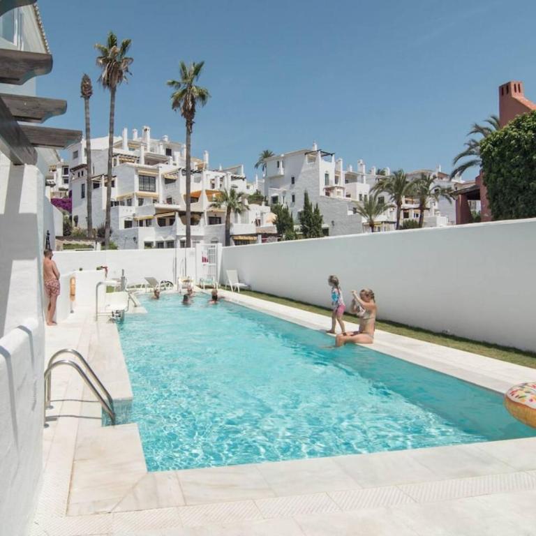 Ivy - Scandinavian Apartment In Nueva Andalucia - Apartamento de 3 dormitorios con balcón - 2