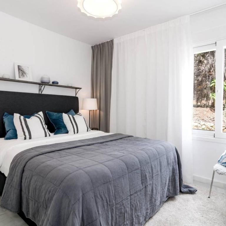 Ivy - Scandinavian Apartment In Nueva Andalucia - Apartamento de 3 dormitorios con balcón - 4