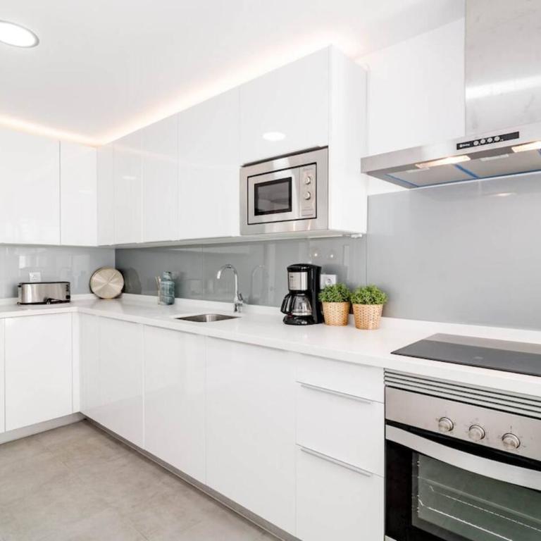 Ivy - Scandinavian Apartment In Nueva Andalucia - Apartamento de 3 dormitorios con balcón - 14