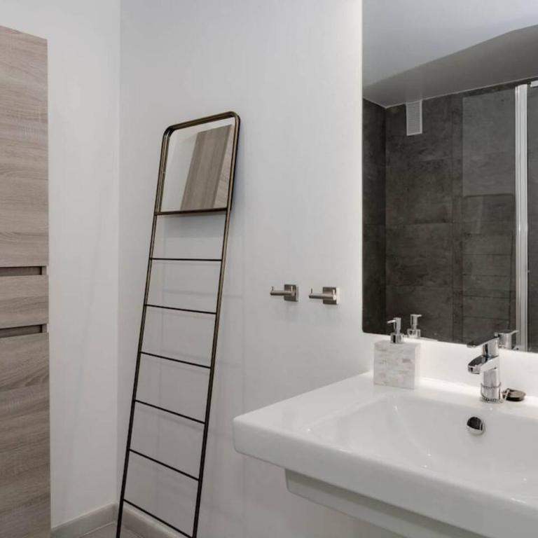 Ivy - Scandinavian Apartment In Nueva Andalucia - Apartamento de 3 dormitorios con balcón - 33