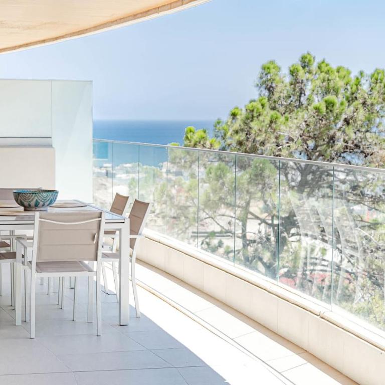 Vv6-2B - Modern 2Br With Large Seaview Balcony - Two-Bedroom Apartment with Sea View - 1