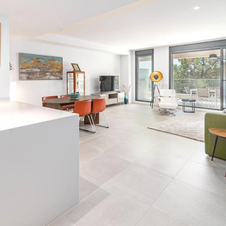 Vv6-2B - Modern 2Br With Large Seaview Balcony - Two-Bedroom Apartment with Sea View - 4