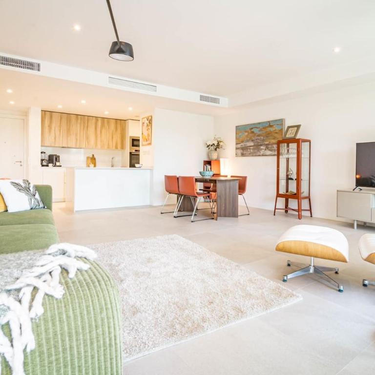 Vv6-2B - Modern 2Br With Large Seaview Balcony - Two-Bedroom Apartment with Sea View - 10