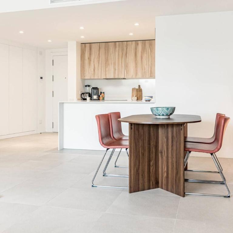 Vv6-2B - Modern 2Br With Large Seaview Balcony - Two-Bedroom Apartment with Sea View - 13