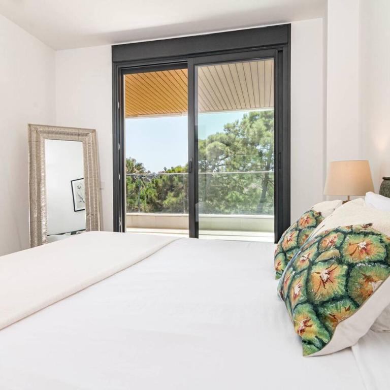 Vv6-2B - Modern 2Br With Large Seaview Balcony - Two-Bedroom Apartment with Sea View - 22
