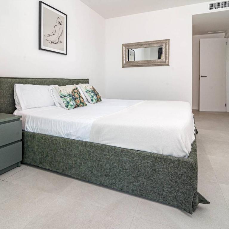 Vv6-2B - Modern 2Br With Large Seaview Balcony - Two-Bedroom Apartment with Sea View - 25