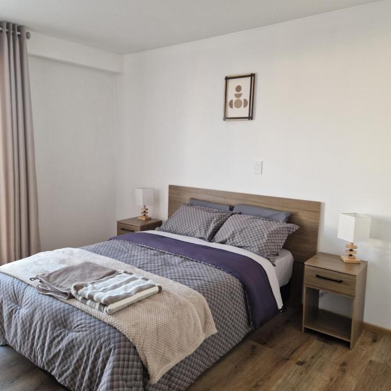 Departamento a 5 minutos de aeropuerto y 10 minutos al centro Wifi cocina 3 cuadras de CencoMall - Apartamento de 3 dormitorios - 12
