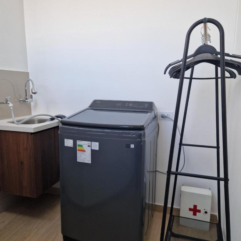 Departamento a 5 minutos de aeropuerto y 10 minutos al centro Wifi cocina 3 cuadras de CencoMall - Apartamento de 3 dormitorios - 16