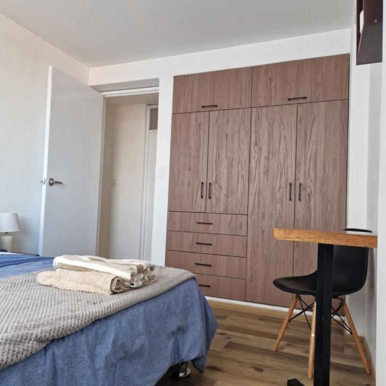 Departamento a 5 minutos de aeropuerto y 10 minutos al centro Wifi cocina 3 cuadras de CencoMall - Apartamento de 3 dormitorios - 18