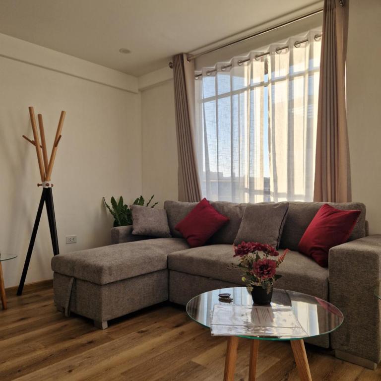Departamento a 5 minutos de aeropuerto y 10 minutos al centro Wifi cocina 3 cuadras de CencoMall - Apartamento de 3 dormitorios - 20
