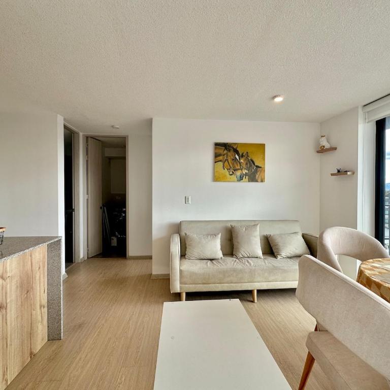  - Room #1714795101 - 13