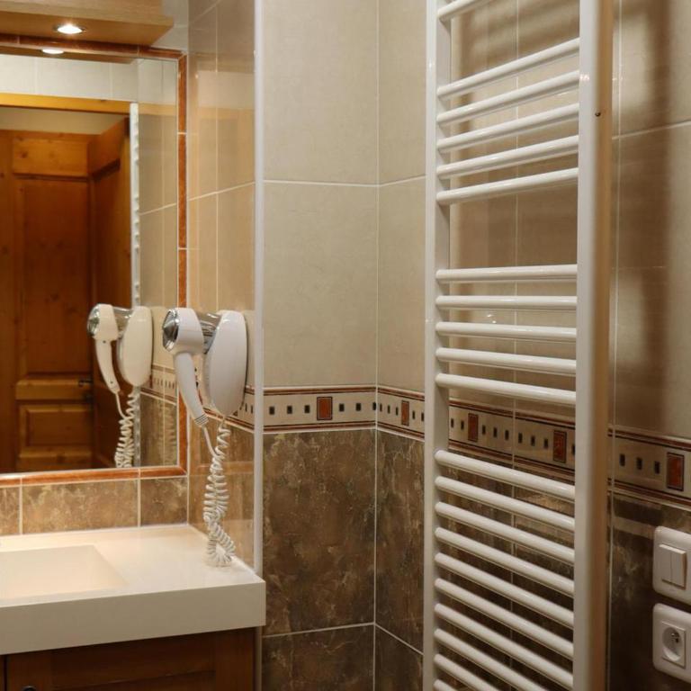 2 pièces 4 pers, Sud, piscine, parking - FR-1-263-627 - Appartement - 13
