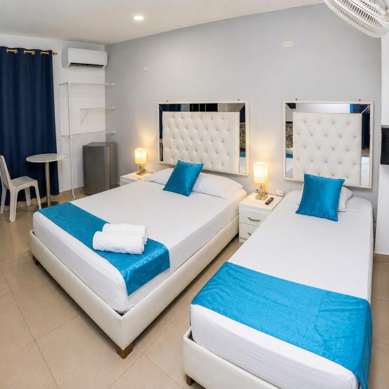 Hotel Casa Bellamare - Triple Room with Private Bathroom - 5