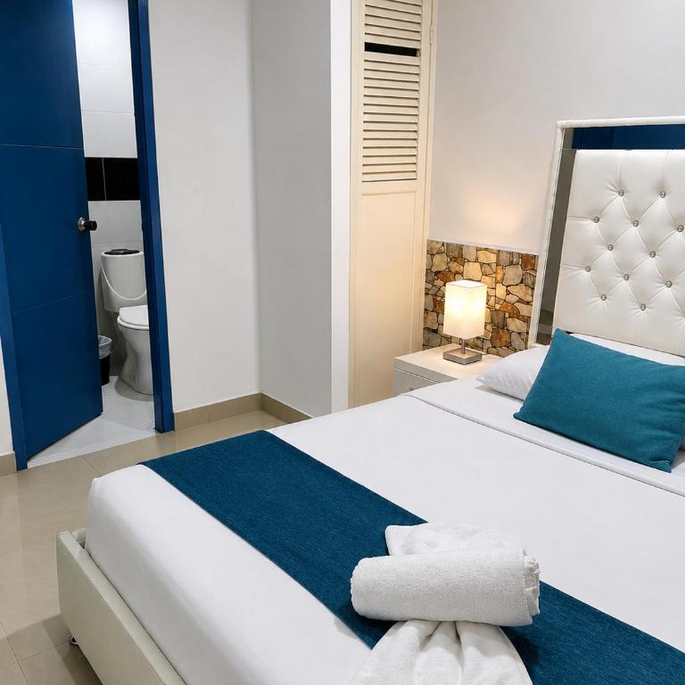 Hotel Casa Bellamare - Double Room with Private Bathroom - 3