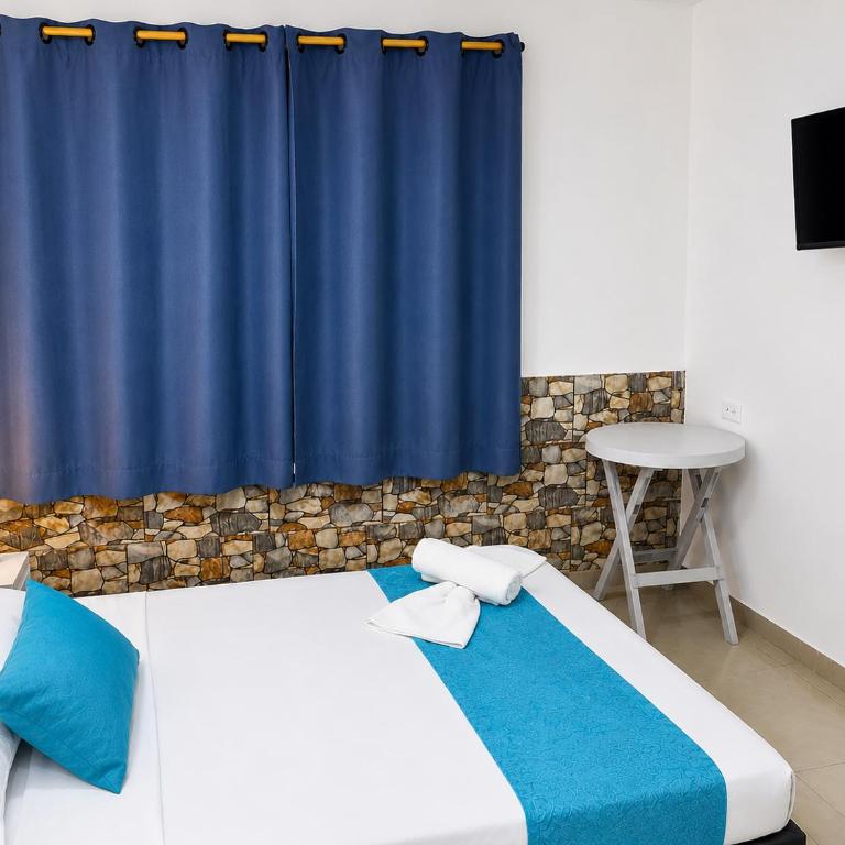 Hotel Casa Bellamare - Double Room with Private Bathroom - 4