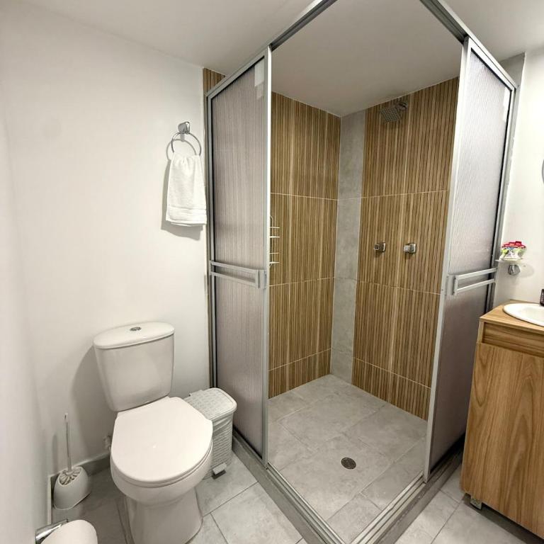  - Room #1714818203 - 12