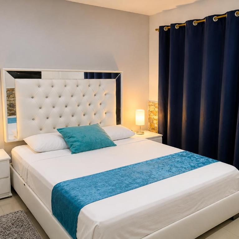 Hotel Casa Bellamare - Double Room with Private Bathroom - 3