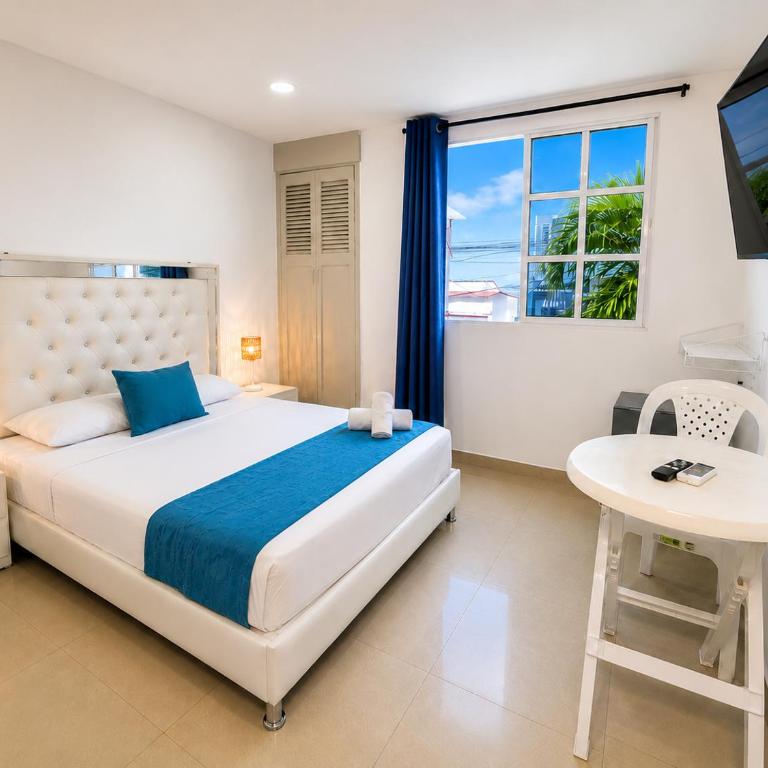 Hotel Casa Bellamare - Double Room with Private Bathroom - 2