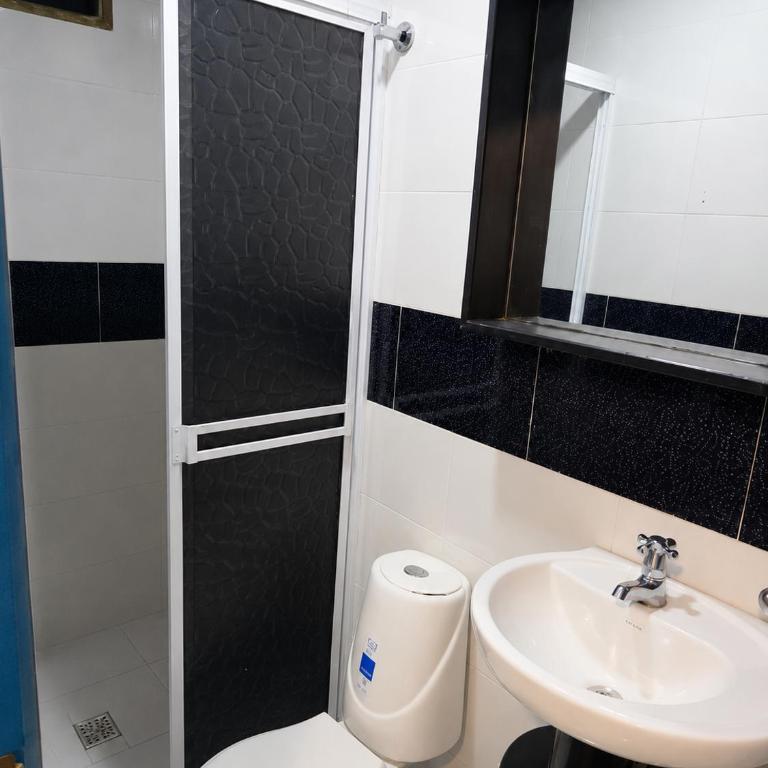 Hotel Casa Bellamare - Double Room with Private Bathroom - 3