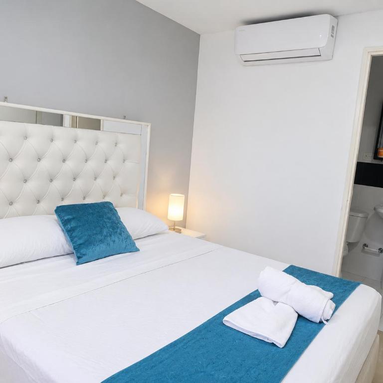 Hotel Casa Bellamare - Double Room with Private Bathroom - 1