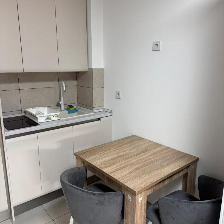  - Room #1714842001 - 9