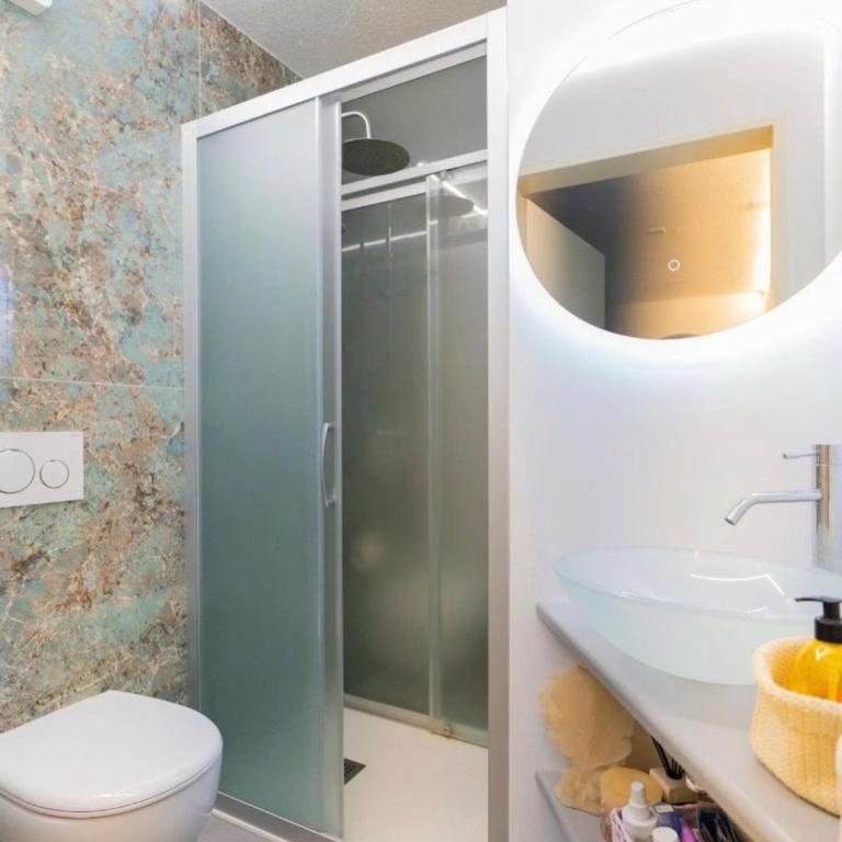 ASCONA ISOLA VERDE Familienfreundliche sonnige Ferienwohnung mit 100m2 eigenem Garten & Klimaanlage - Appartamento con 1 Camera da Letto - 2