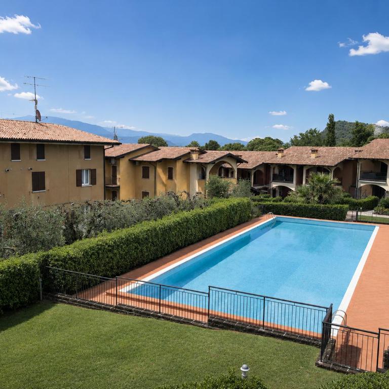 ZetaStay Garda Lake - piscina, giardino e box auto - Appartamento con 2 Camere da Letto e Vista Giardino - 2