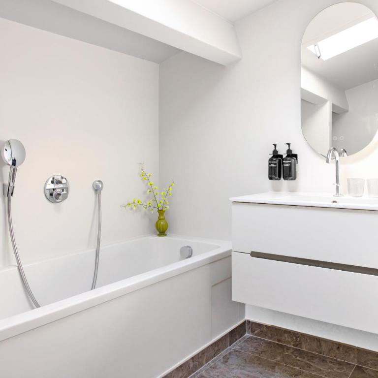 Domaine de Cocagne with Shared Pool - Deluxe Three Bedroom Apartment with Terrace 1 - 9
