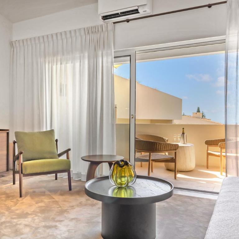 Domaine de Cocagne with Shared Pool - Deluxe Three Bedroom Apartment with Terrace 1 - 15