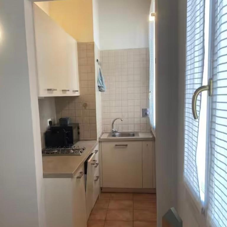 Suite Cento14 Di fronte Casa di Cura Fogliani Vicino centro storico Parcheggio privato - One-Bedroom Apartment - 6