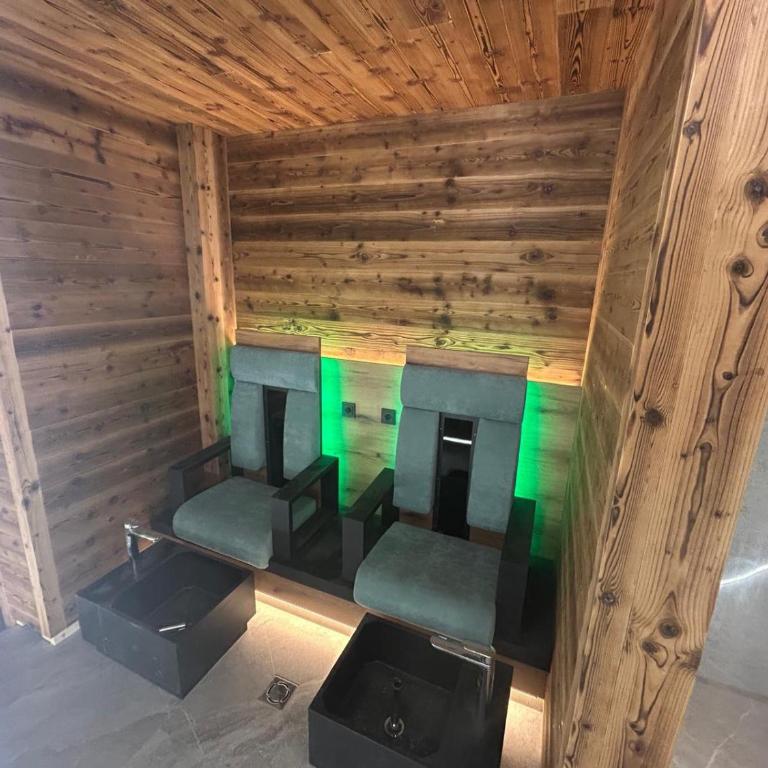SLOW Fine Chalets, Private Dine & Spa - Superior Chalet - 9