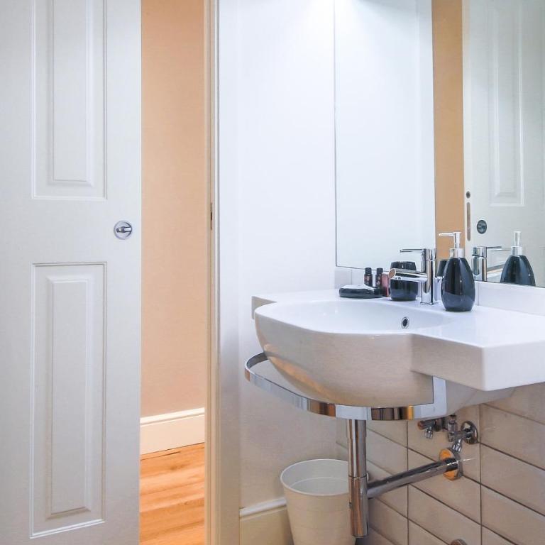 DAVID Signature - Spacious 2BR & 2BA - 5 min to Duomo - Two-Bedroom Apartment - 9