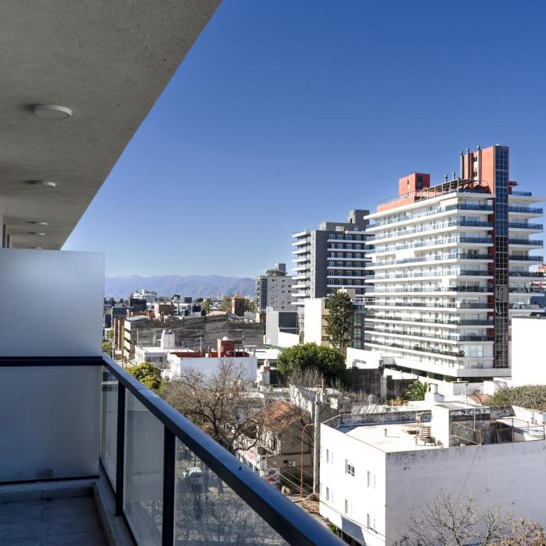 Depto céntrico con balcón, Pileta - One-Bedroom Apartment - 18