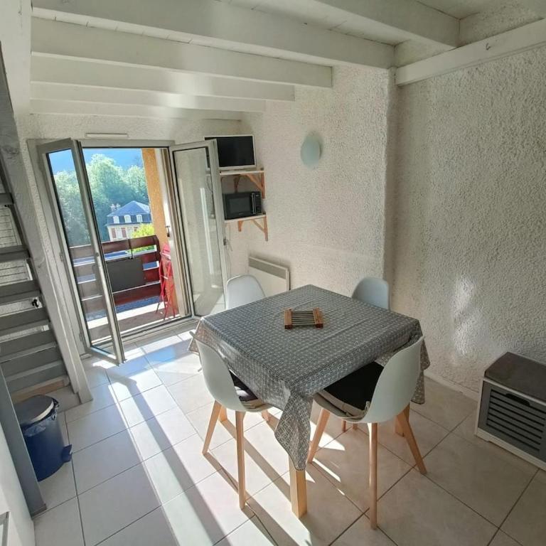 Cauterets Appart 4 pers - Appartement 2 Chambres - 8