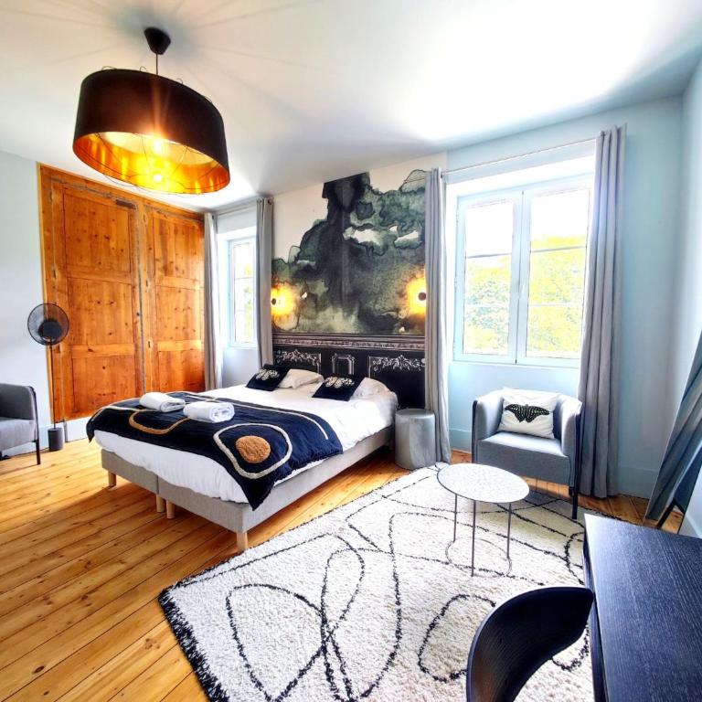 Domaine Clairfontaine Noyarey - Suites Junior - Chambre Double ou Lits Jumeaux - Vue sur Jardin - 9
