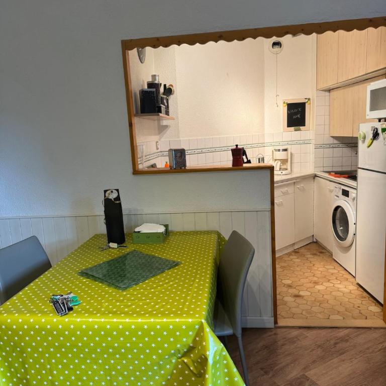 Boutique Family Alpine Retreat - Skiing, Parking - Appartement 3 Chambres - 12