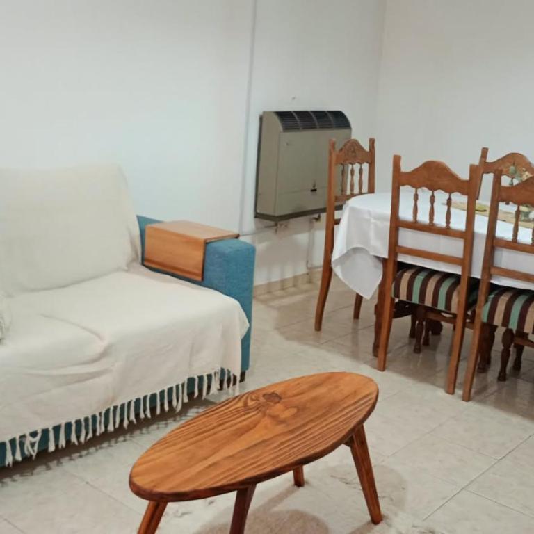  - Room #1714998401 - 1