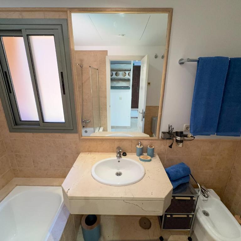 Luxury Sunny Escape - Benatalaya - Room #1714998801 - 7