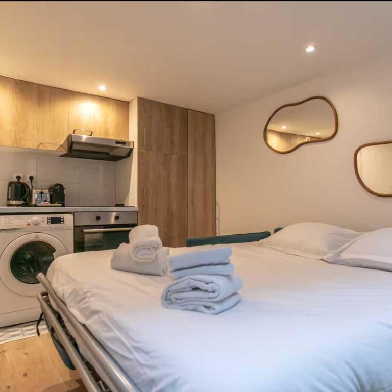  - Room #1714279401 - 12