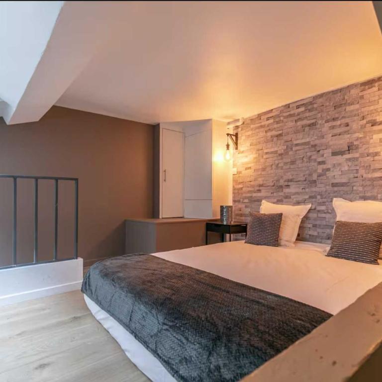  - Room #1714279401 - 6