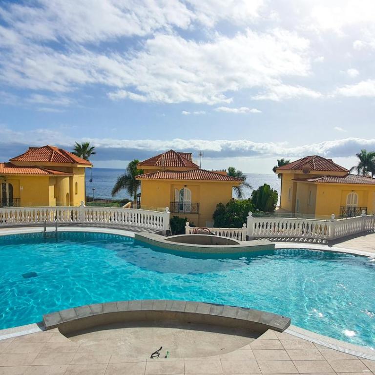 Grand Villa Blue Horizon in Los Cristianos, Ocean-Facing, Private Garden and Parking, 5 BR - Villa con Vista Mare - 36